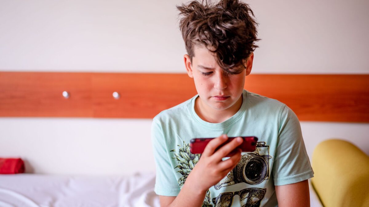 Cybermobbing bei Kindern: So handeln Eltern richtig