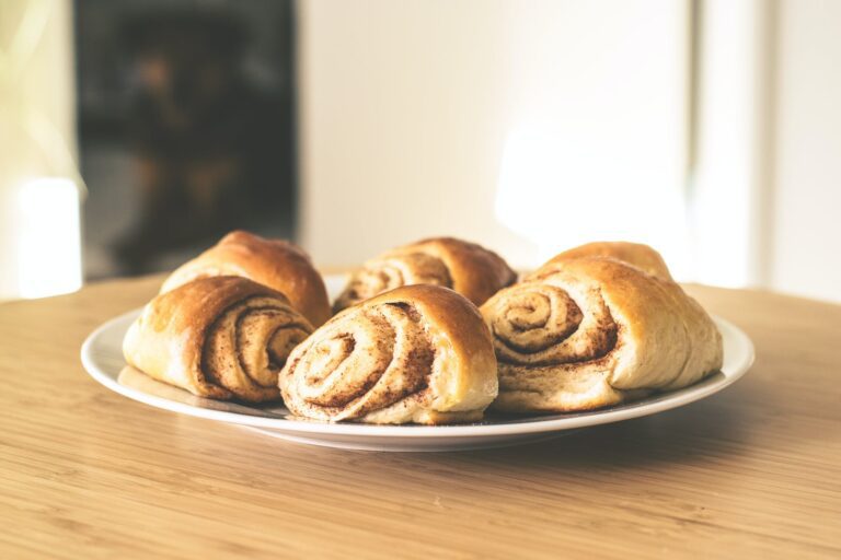 Verlieben Sie sich in unsere türkische Variante des Zimtschnecken Rezepts mit Trockenhefe!